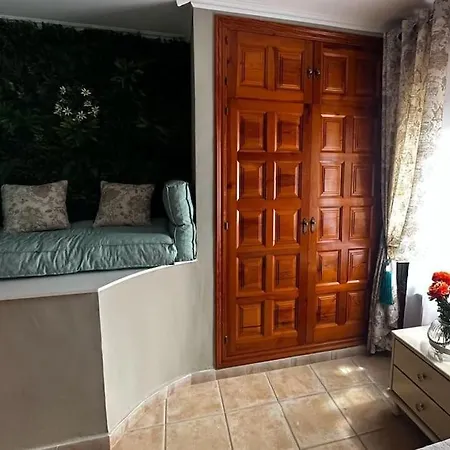 Lovely 4 Bedroom On Playa De Las Americas 아파트 아로나