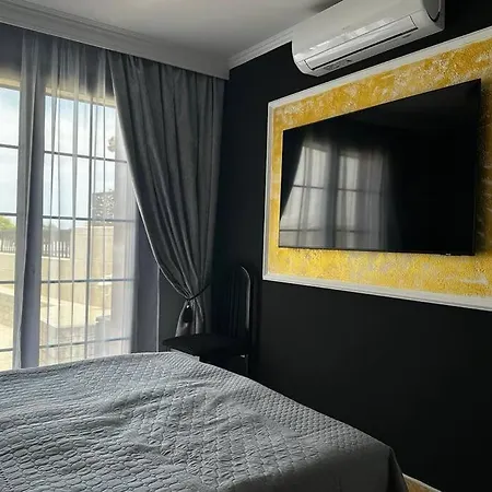 Lovely 4 Bedroom On Playa De Las Americas